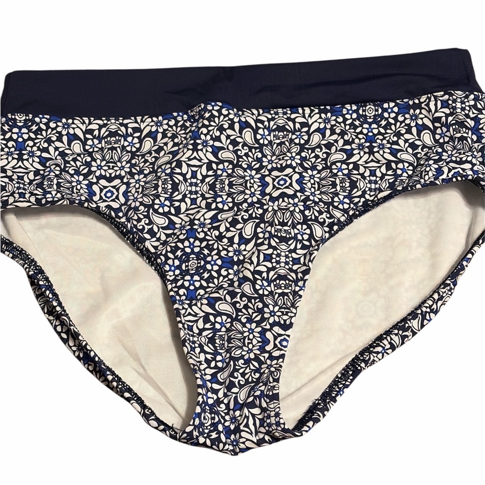 Lands' End Women's Navy and White Swimsuit Set Size 4 - Picture 4 of 9